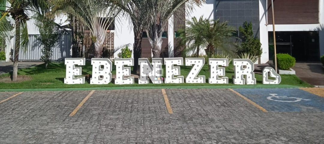 Letras Iluminadas Ebenezer